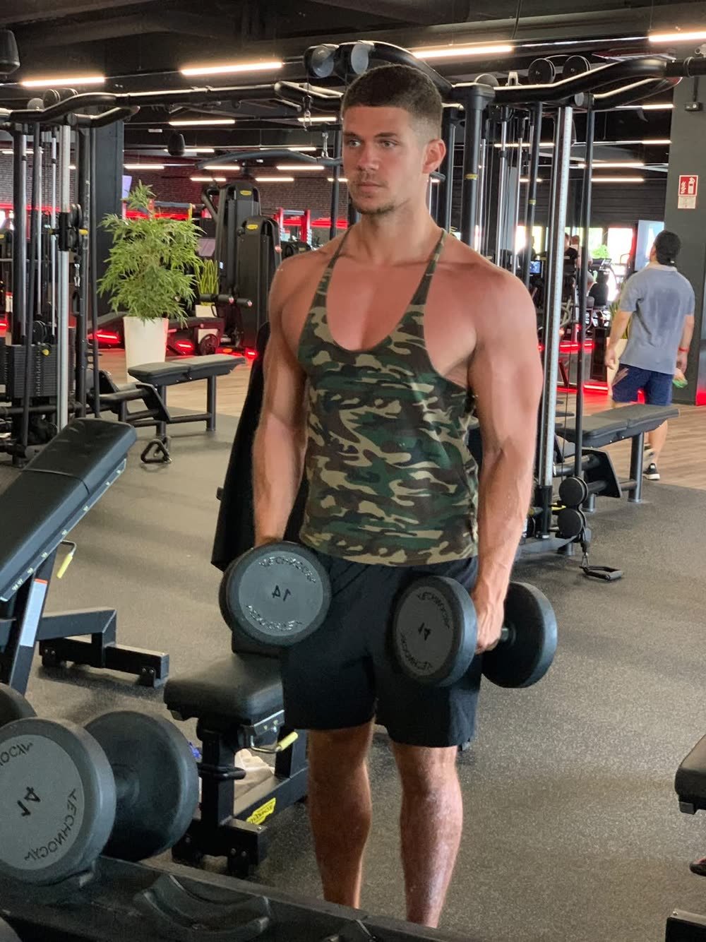 Nejazi Latifi beim Training im Gym